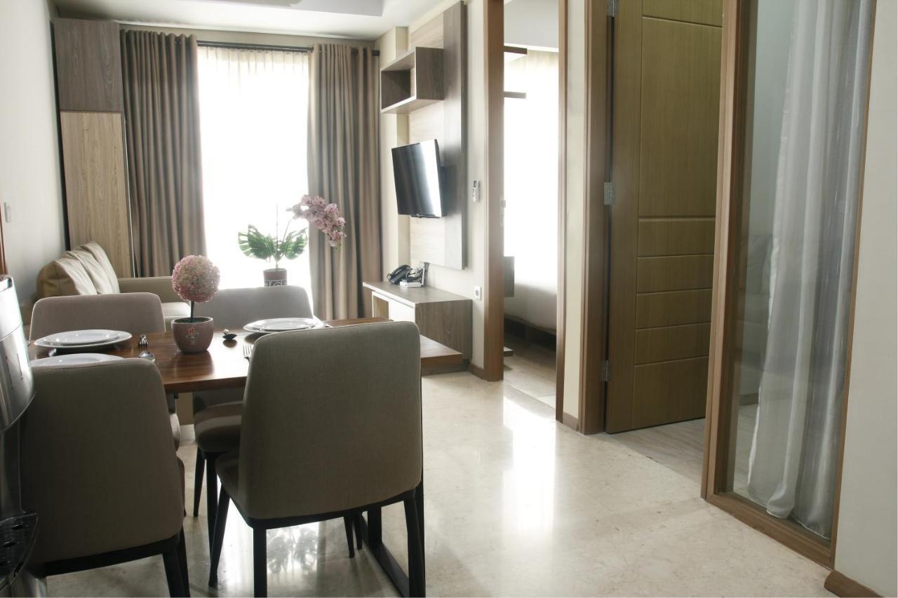 Graha Makara Suite Hotel & Residence Чикаранг Экстерьер фото