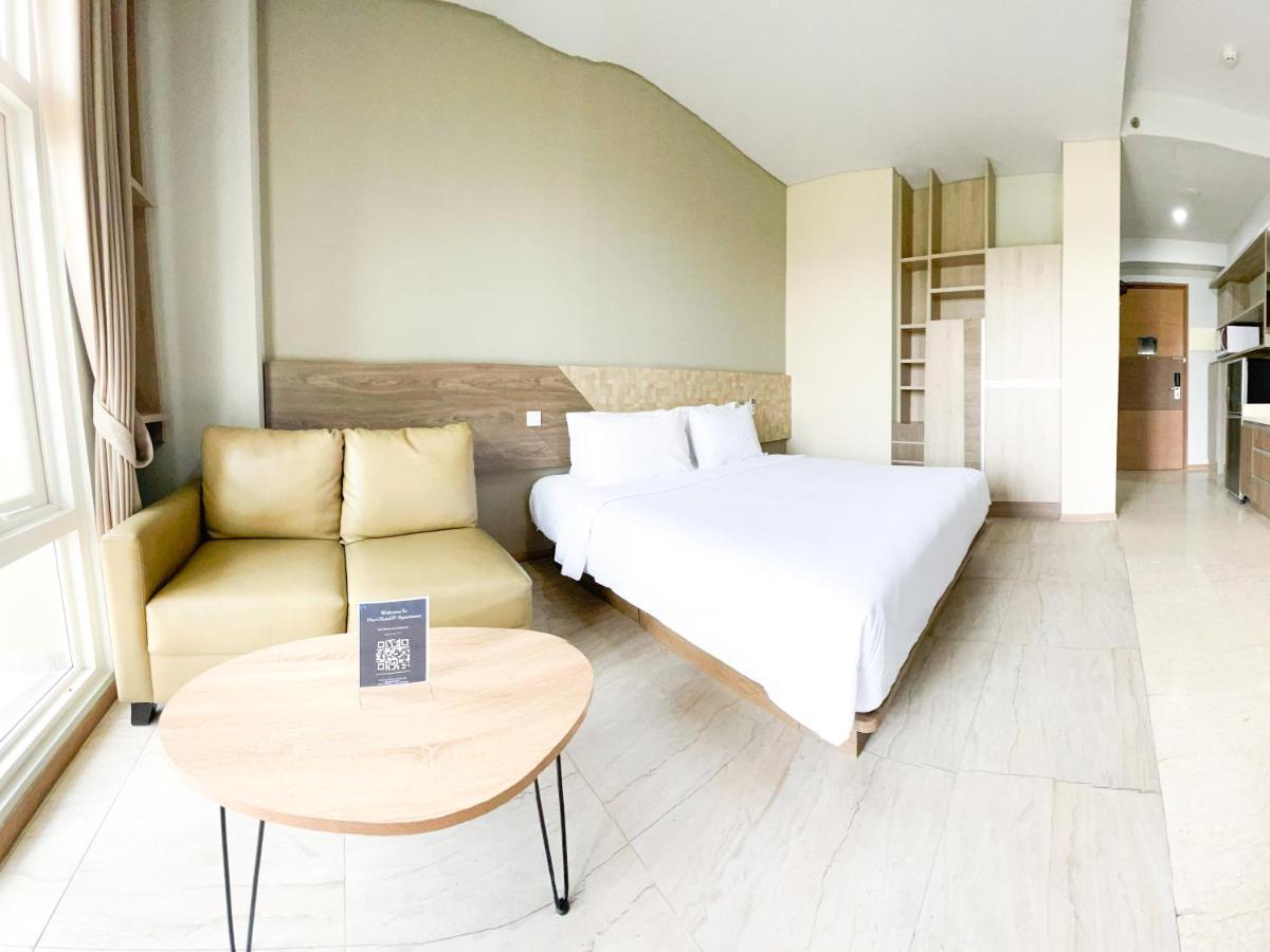 Graha Makara Suite Hotel & Residence Чикаранг Экстерьер фото