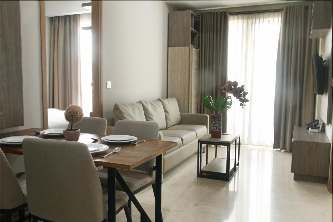 Graha Makara Suite Hotel & Residence Чикаранг Экстерьер фото
